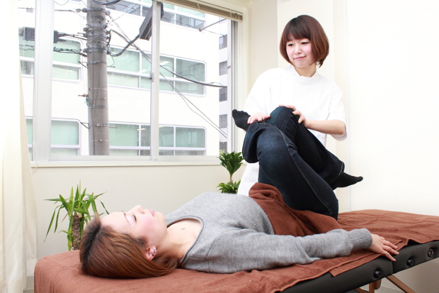 骨盤矯正中の写真